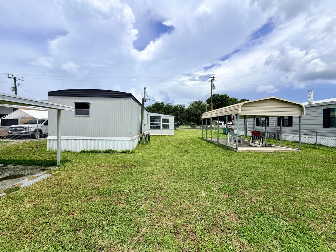 Photo of 1404 HUNTER Road