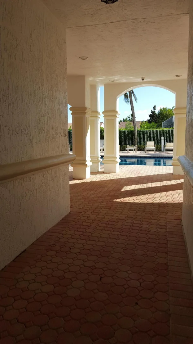 Photo of 6204 Heliconia Road