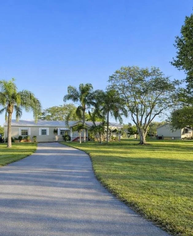 Photo of 4096 SW 9th Way