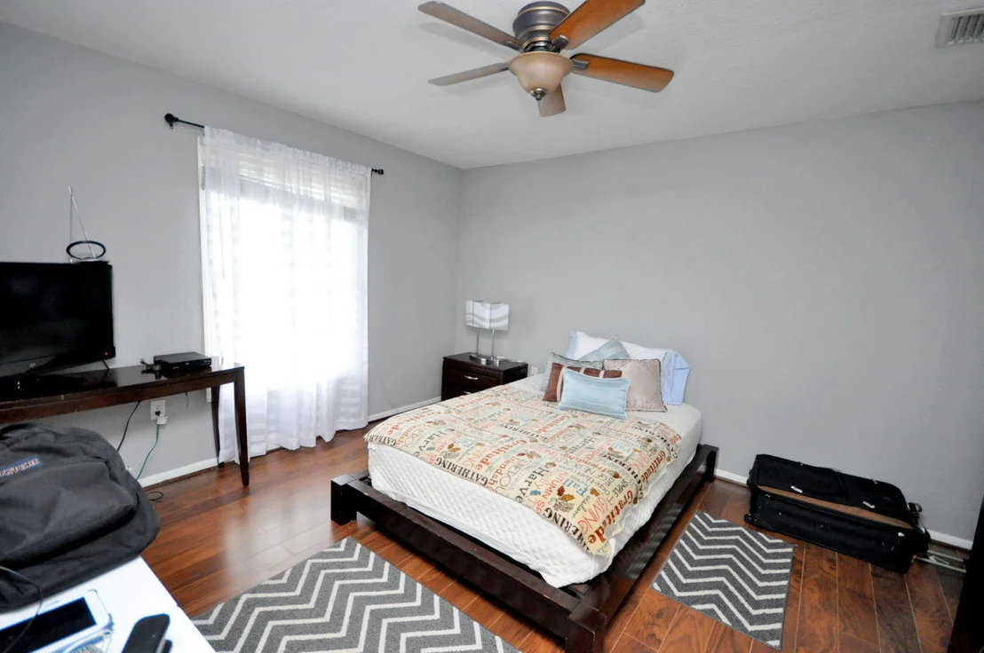 Photo of 92 W Pine Tree Avenue