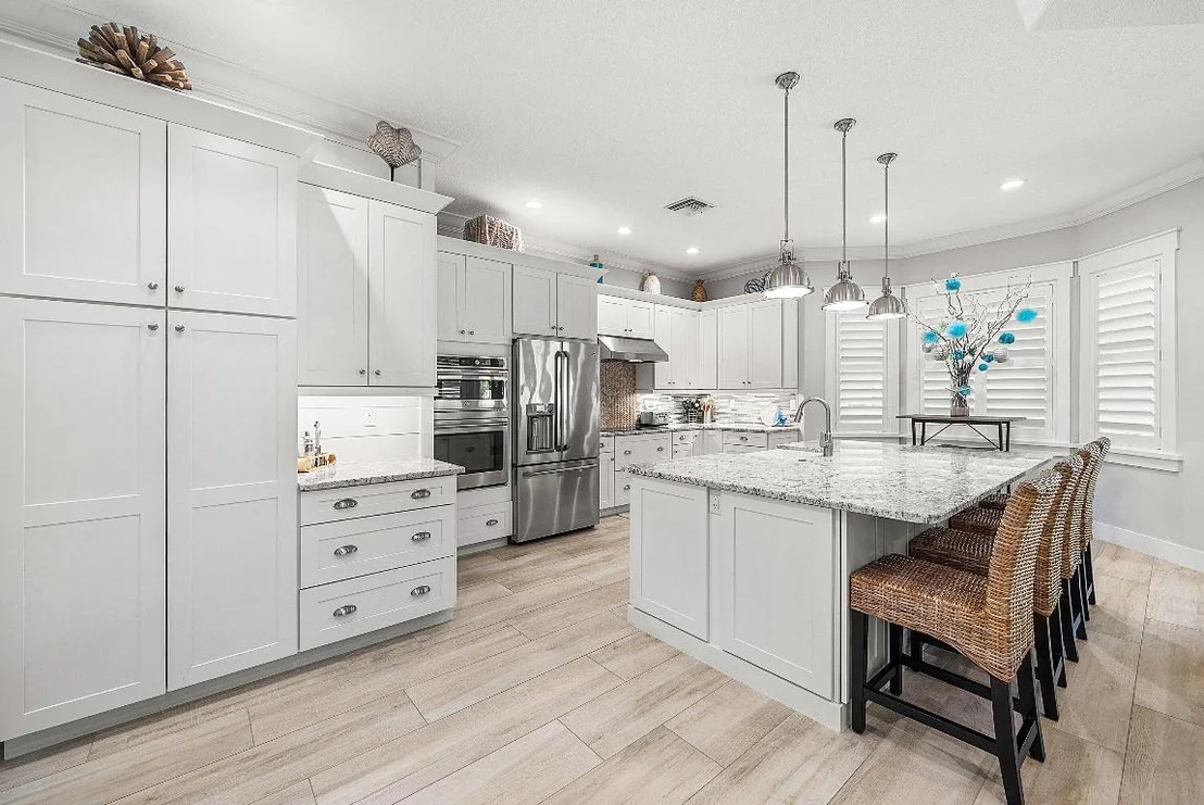 Photo of 906 Dolphin Drive