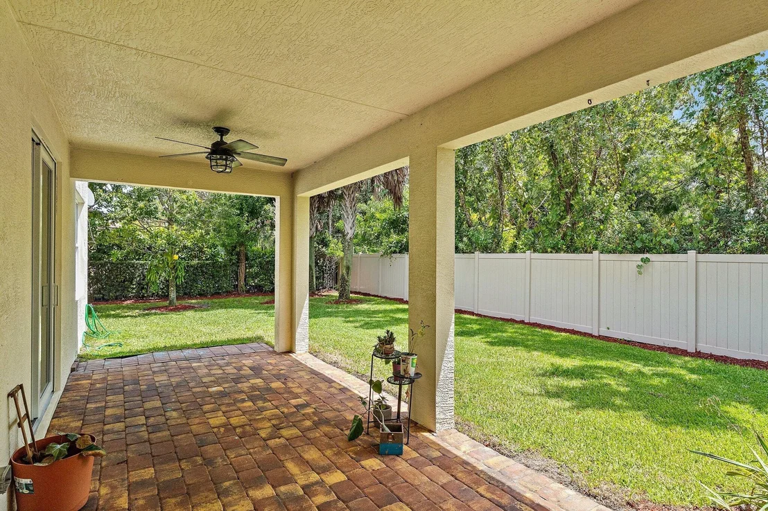 Photo of 7162 Limestone Cay Road