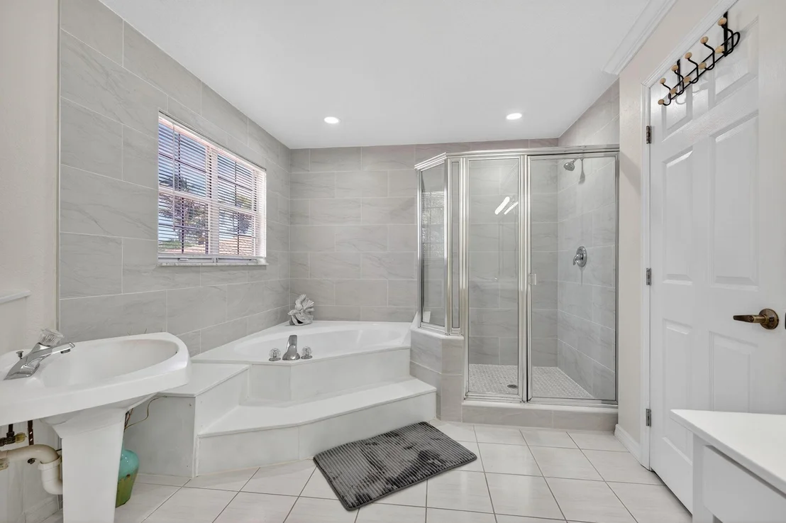 Photo of 5565 American Circle