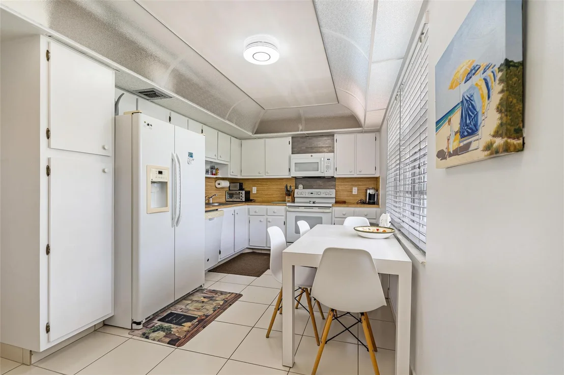 Photo of Unit 310 at 3507 Oaks Way