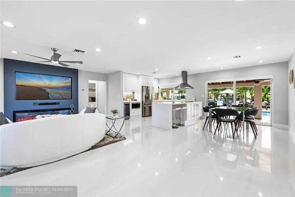 Photo of 951 SE 9th Avenue
