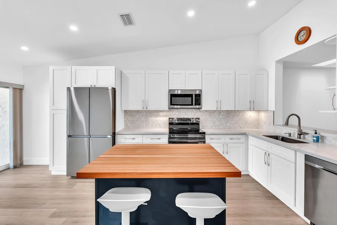 Photo of 6708 Canary Palm Circle