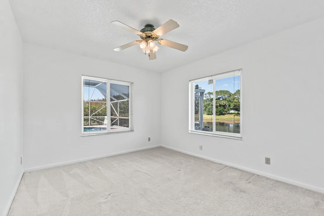 Photo of 18330 Lake Bend