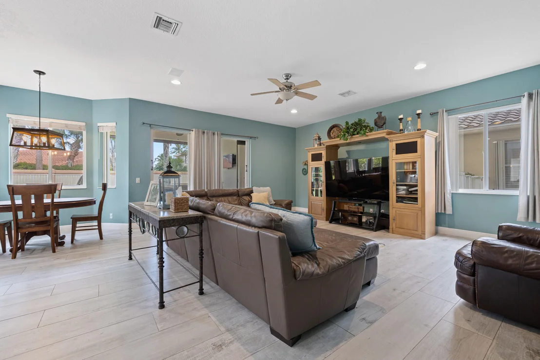 Photo of 4390 Mariners Cove Drive