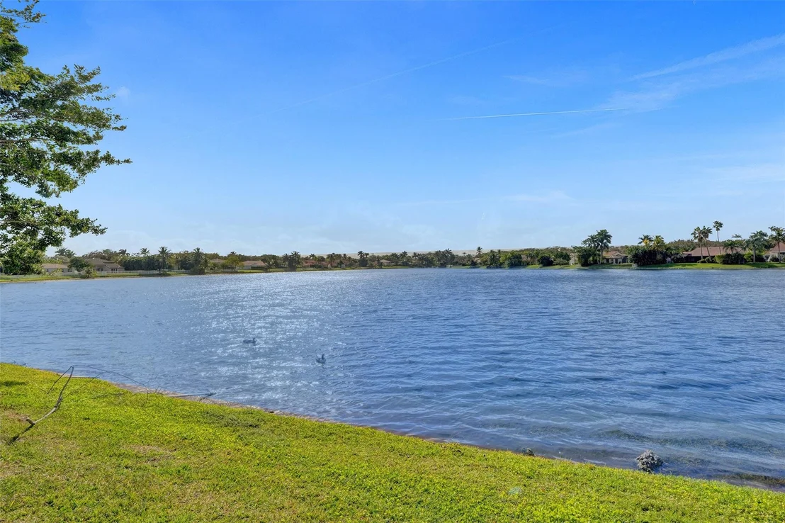 Photo of 10414 Bermuda Drive