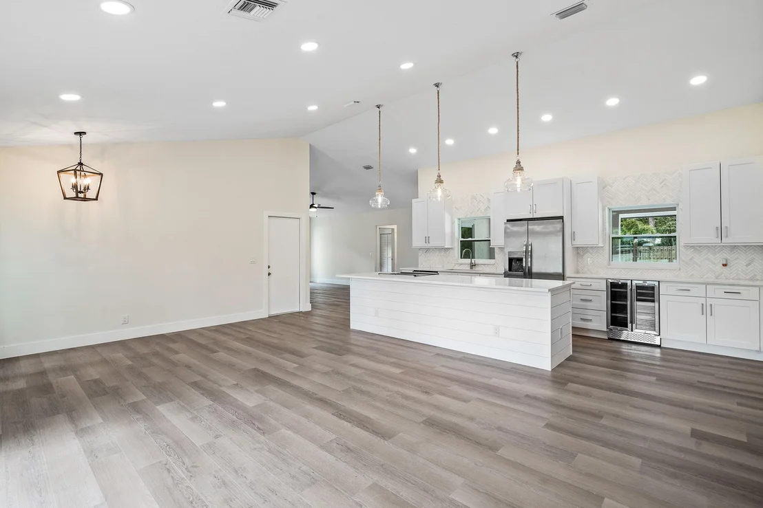 Photo of 13761 158th Street N
