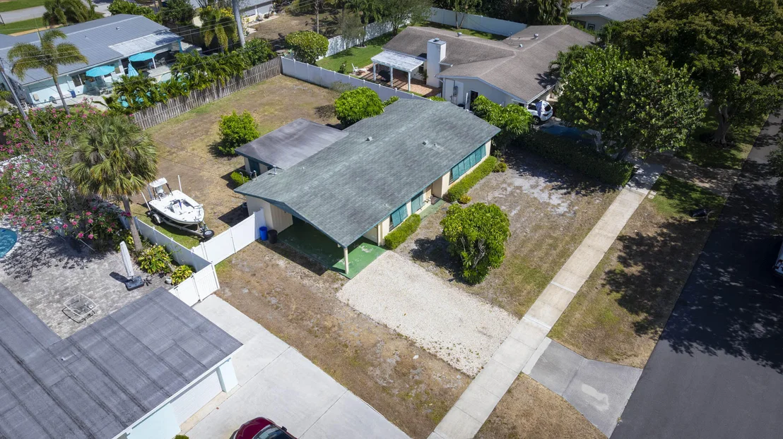 Photo of 736 Tradewind Drive