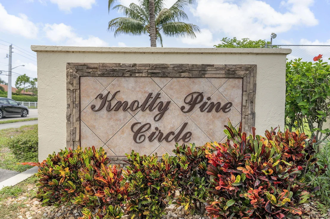Photo of Unit C2 at 301 Knotty Pine Circle