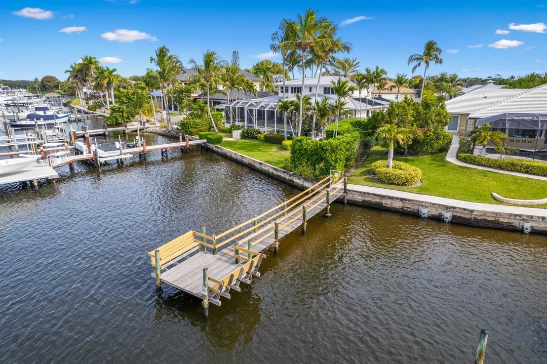 Photo of 4430 SE Bayshore Terrace