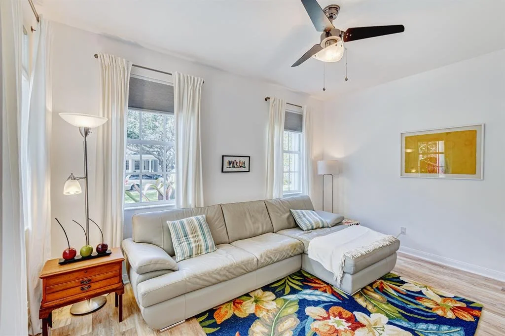 Photo of 185 Barbados Drive