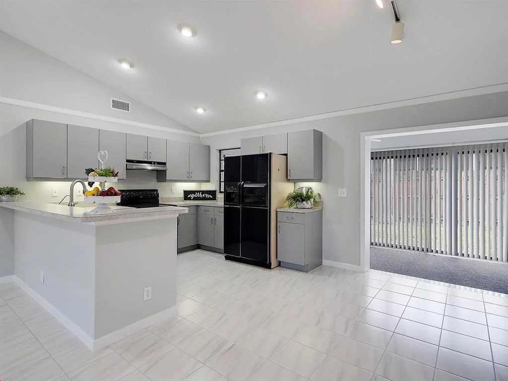 Photo of 6253 Dania Street
