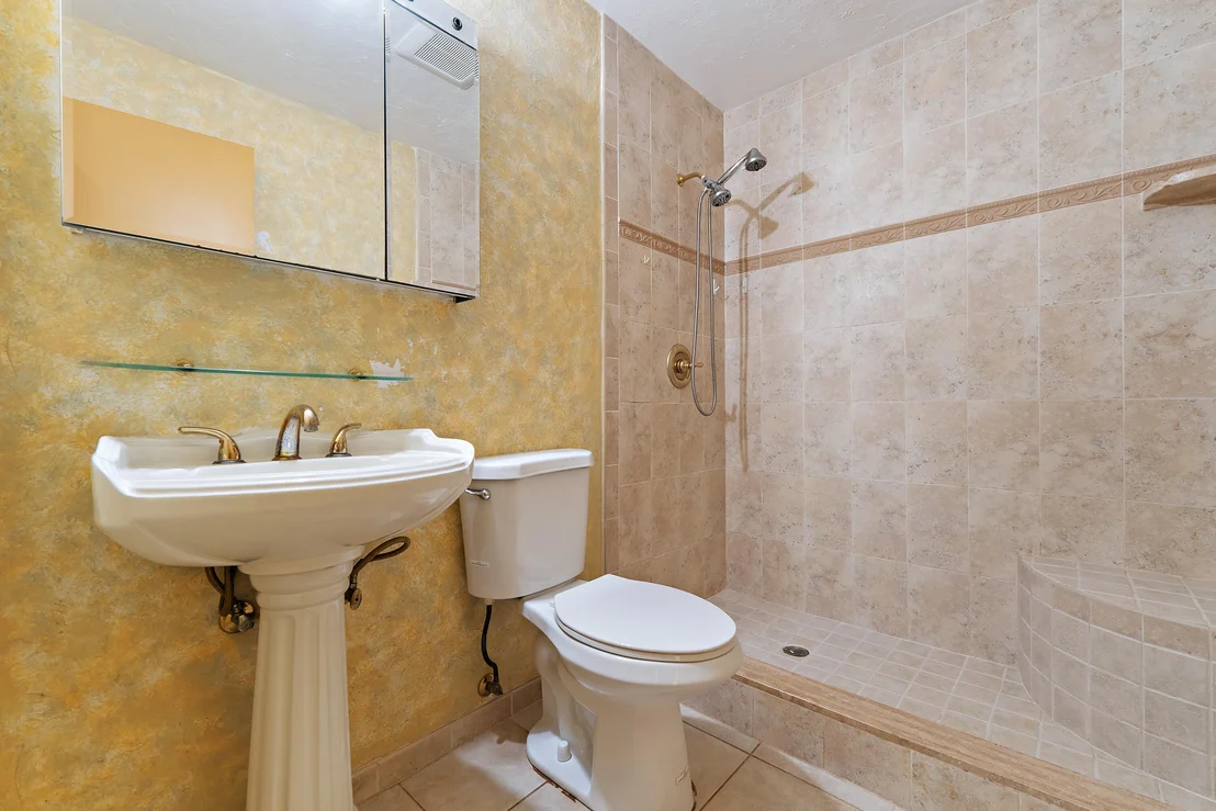 Photo of 815 W Laird Drive