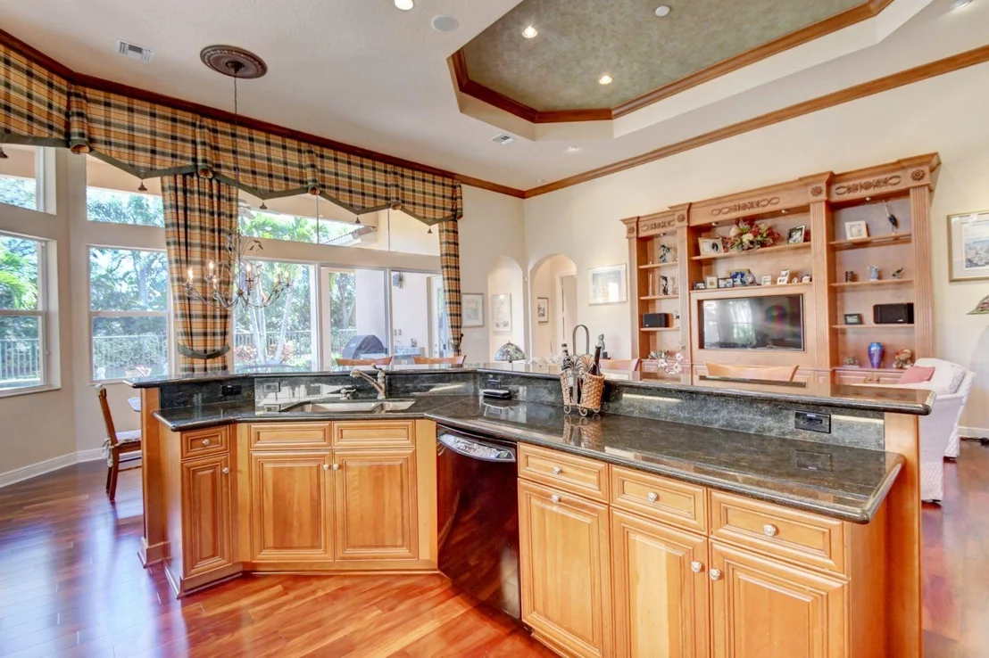 Photo of 8180 Valhalla Drive