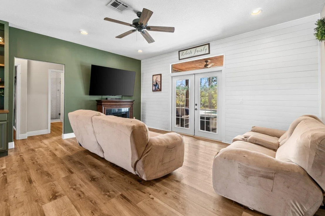 Photo of 18312 Orange Grove Boulevard