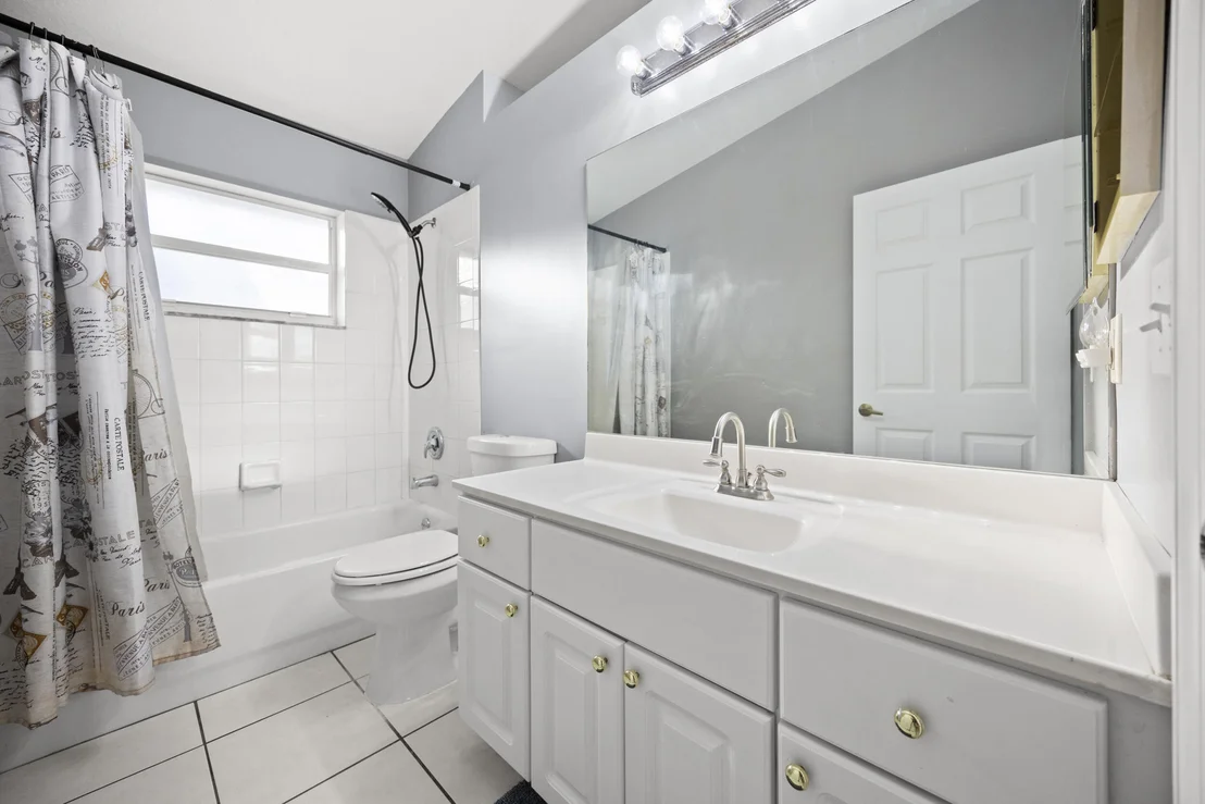 Photo of 4584 Windmill Road