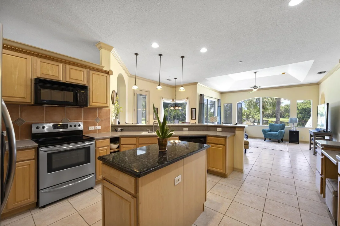 Photo of 469 SE Ashley Oaks Way