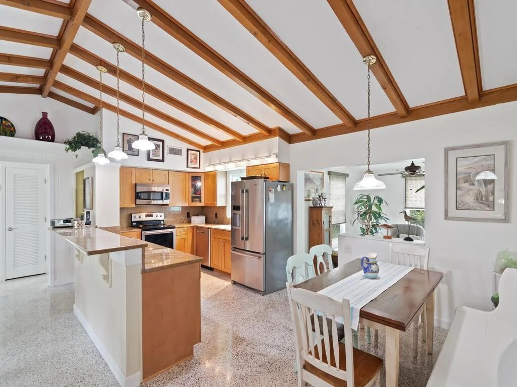 Photo of 285 Live Oak Drive