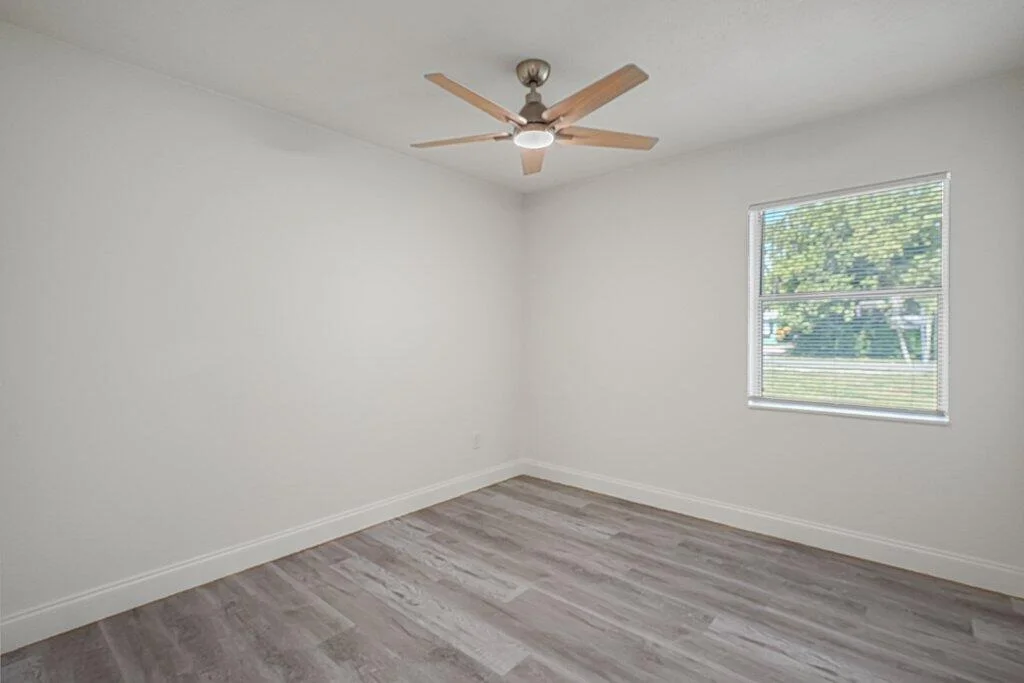 Photo of 911 SE Dolphin Drive