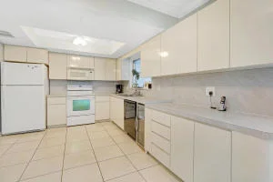 Photo of 660 SE 12th Terrace