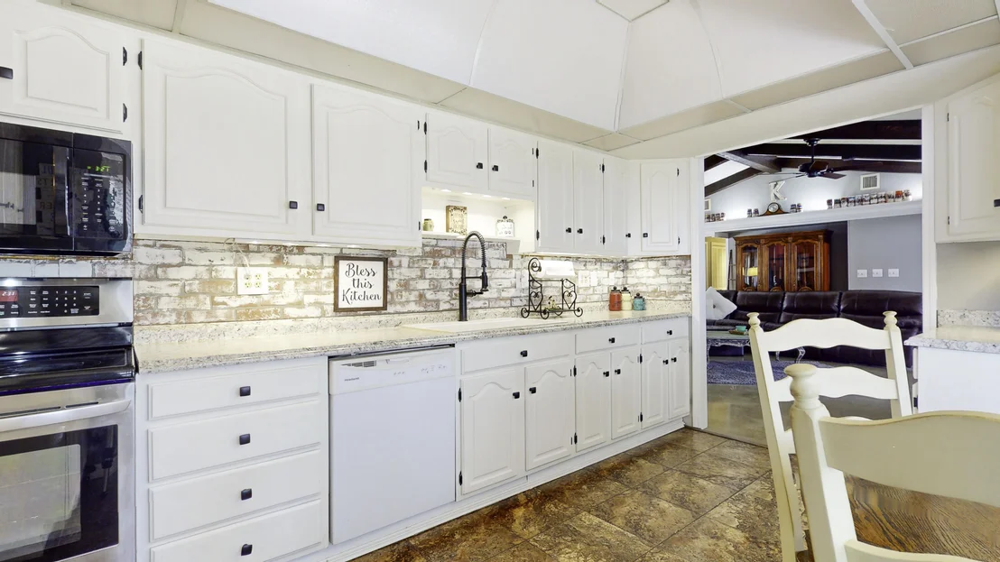 Photo of 1332 N Oak Ridge Drive