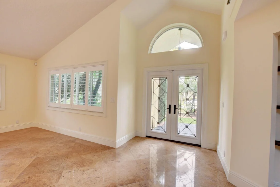 Photo of 327 Seneca Lane