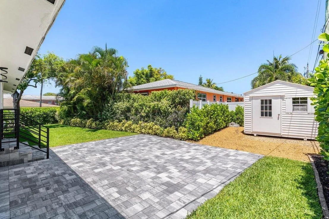 Photo of 5497 N Ocean Boulevard