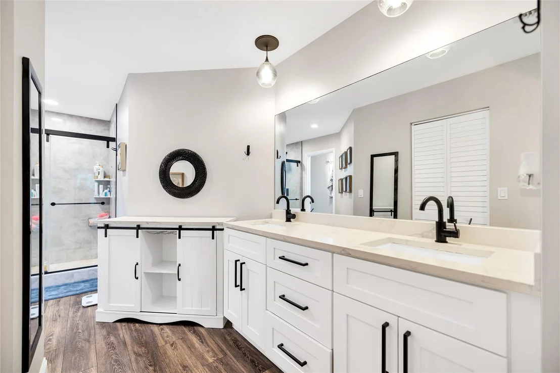 Photo of 5568 American Circle