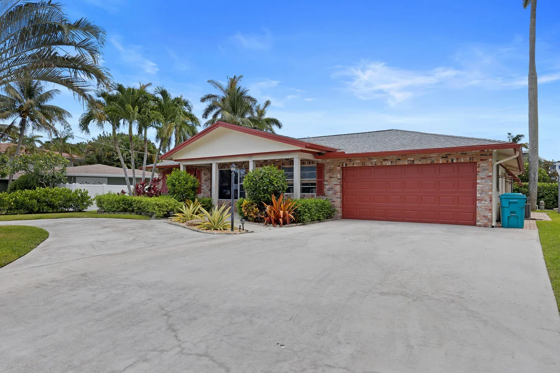 Photo of 634 Riviera Drive