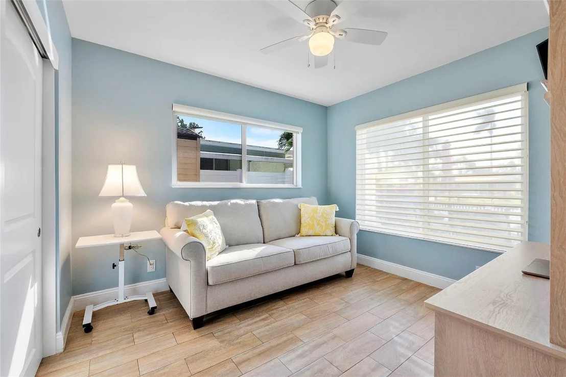 Photo of 731 SE 4th Avenue
