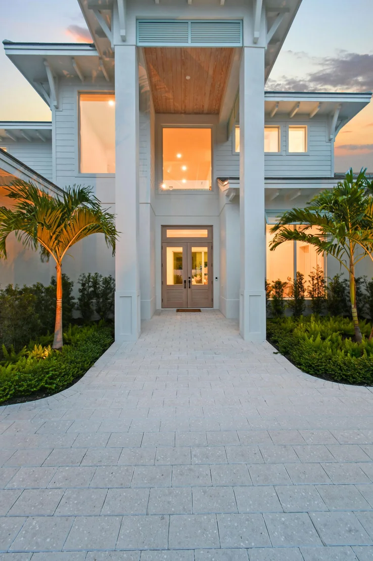 Photo of 192 RIVER Drive