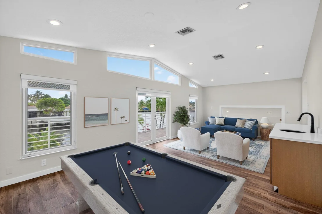 Photo of 990 SE 7th Avenue