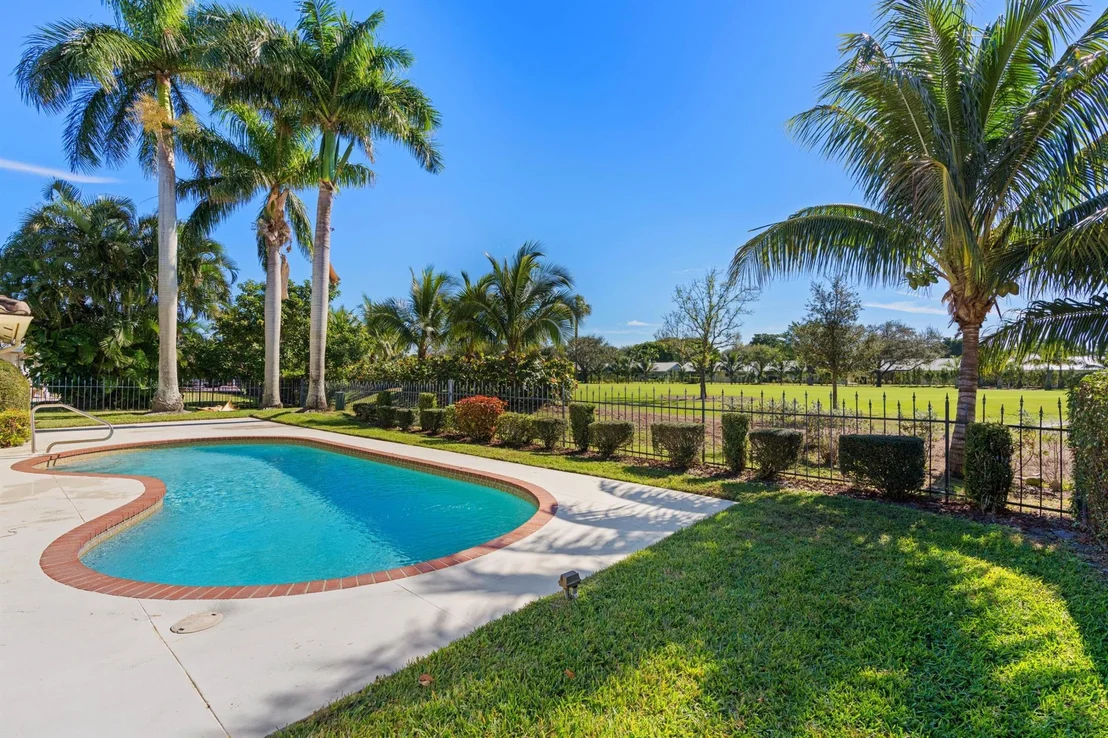 Photo of 5683 Golfway Drive
