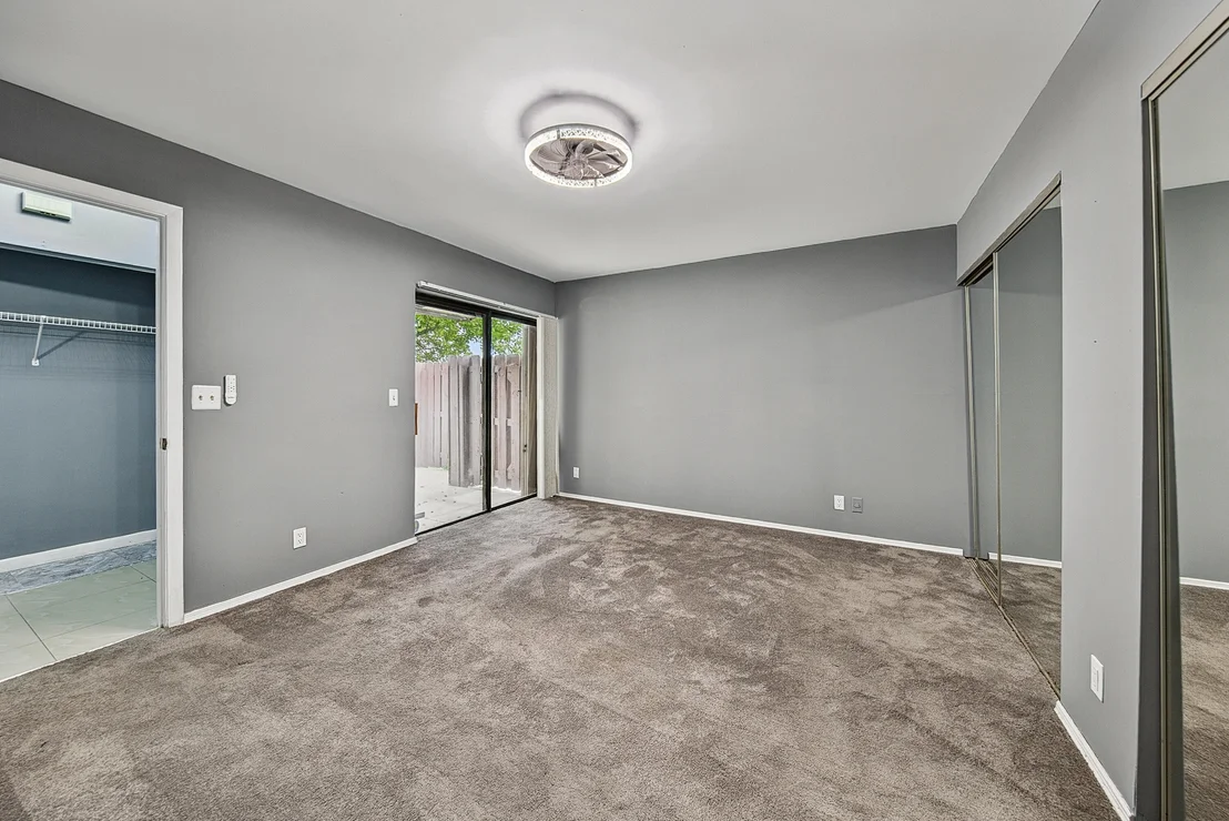 Photo of Unit B at 3402 WATERVIEW Circle
