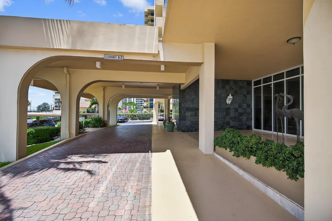Photo of Unit 607 at 5440 N Ocean Drive
