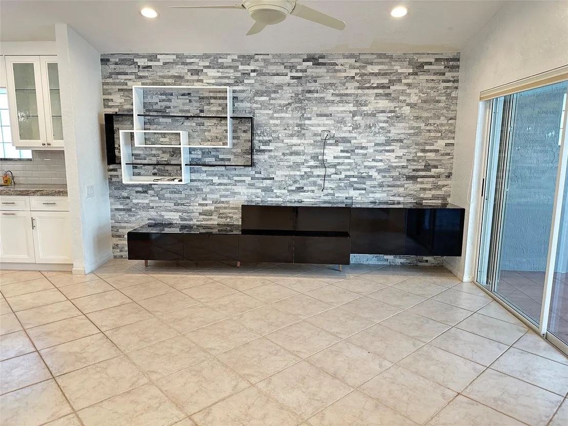 Photo of 6565 Sherbrook Drive