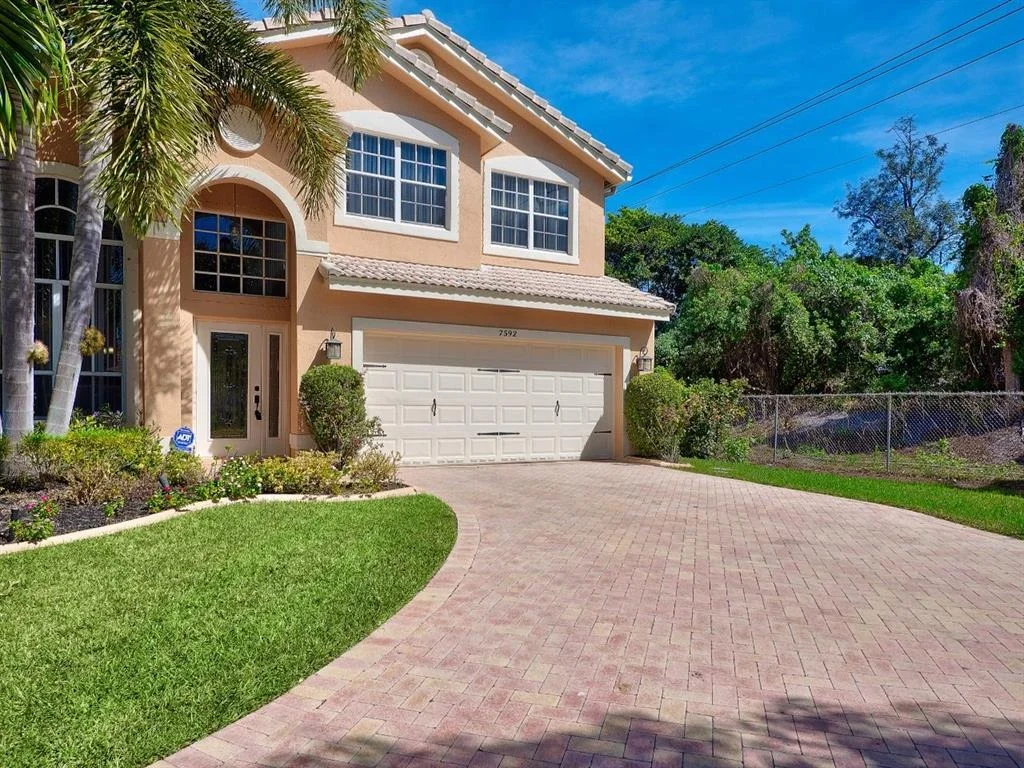 Photo of 7592 Colony Palm Drive