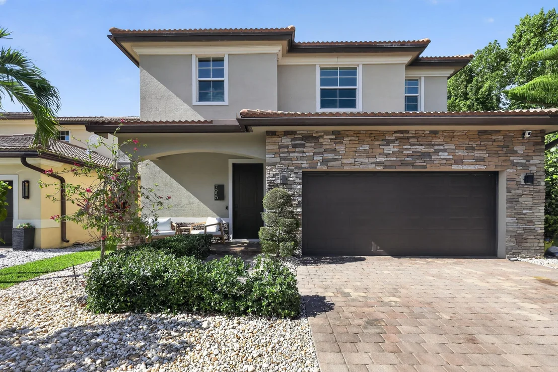 Photo of 7050 Limestone Cay Road