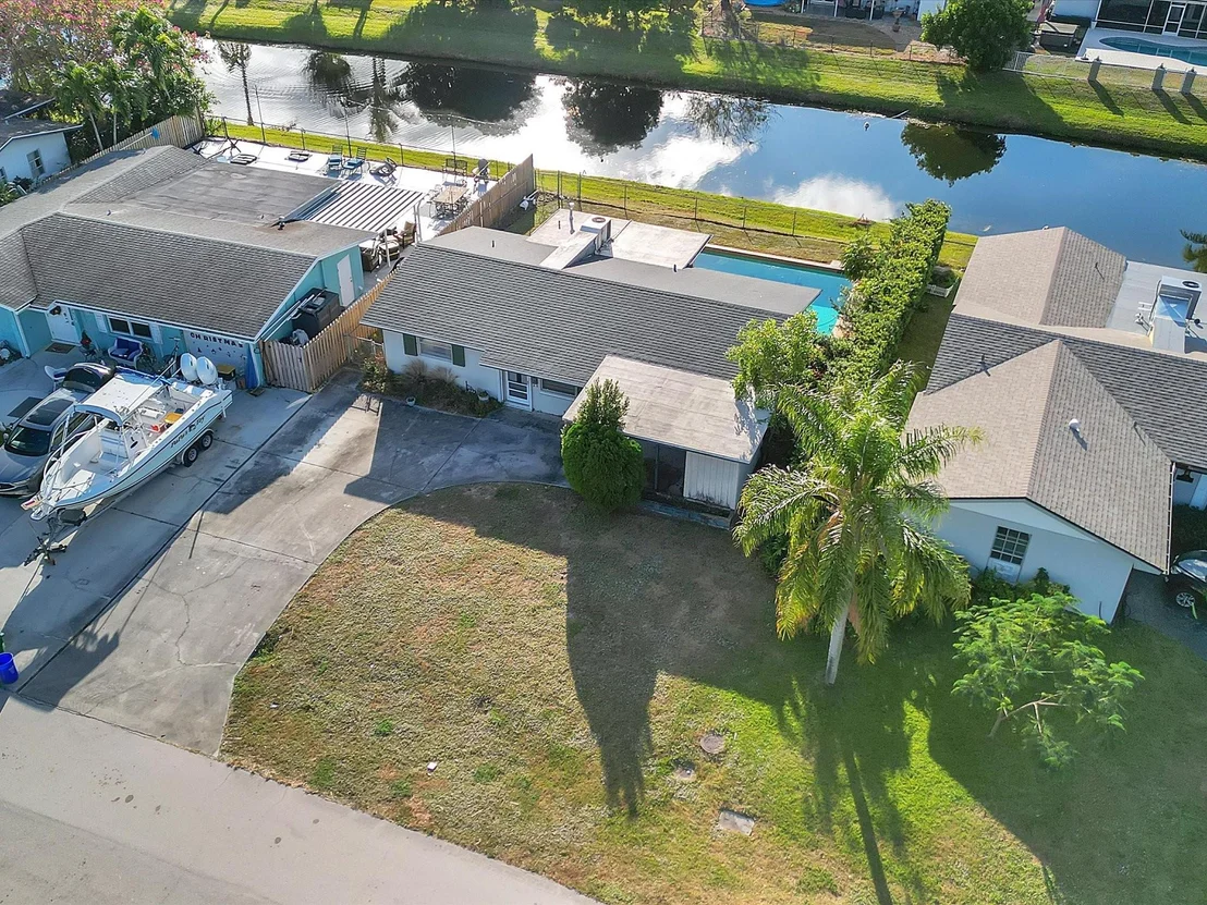 Photo of 533 Riverside Drive