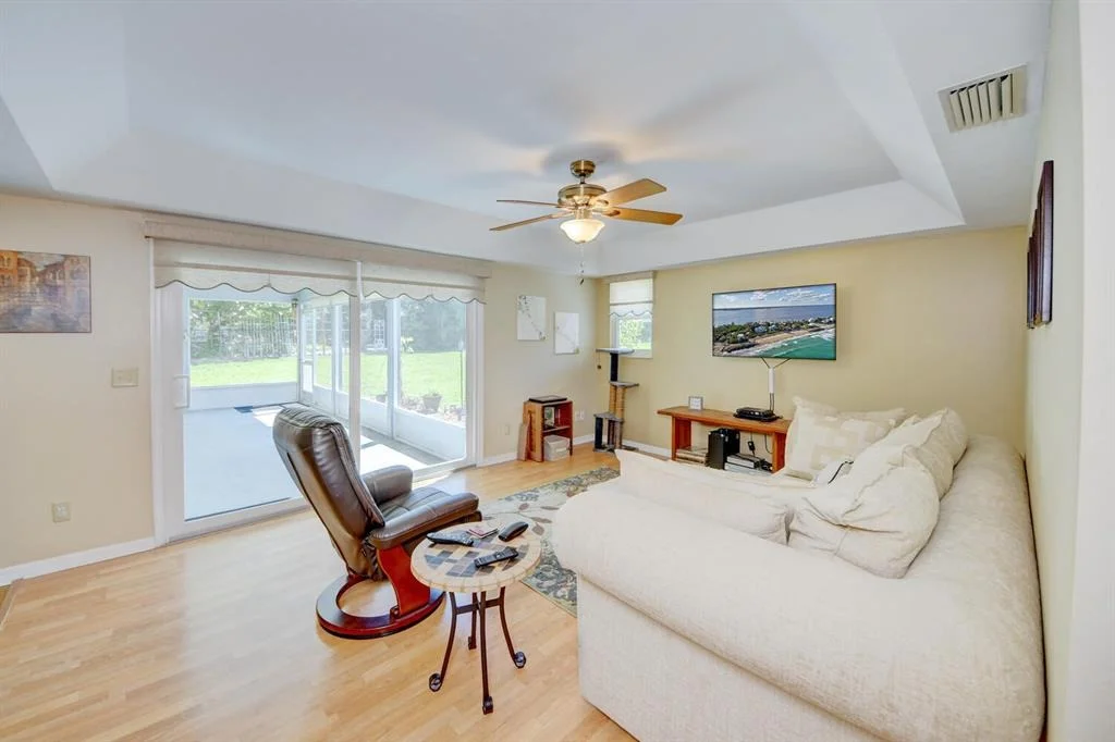 Photo of 4284 SE Rainbows End