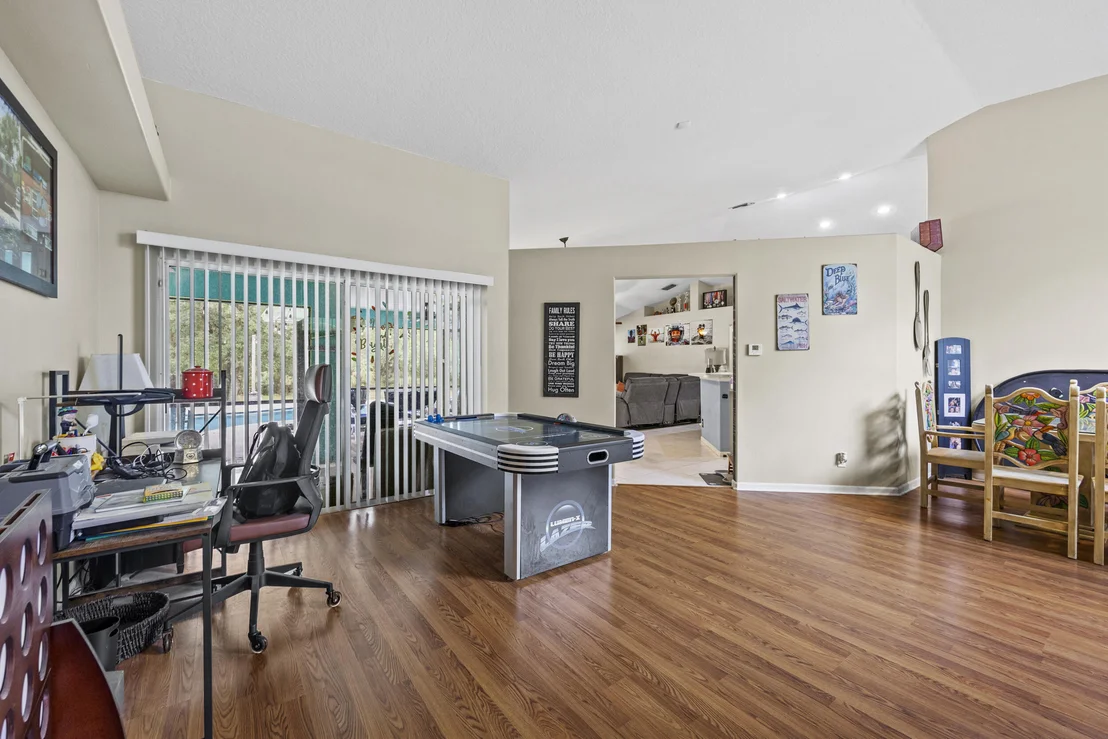 Photo of 6434 Mandarin Boulevard