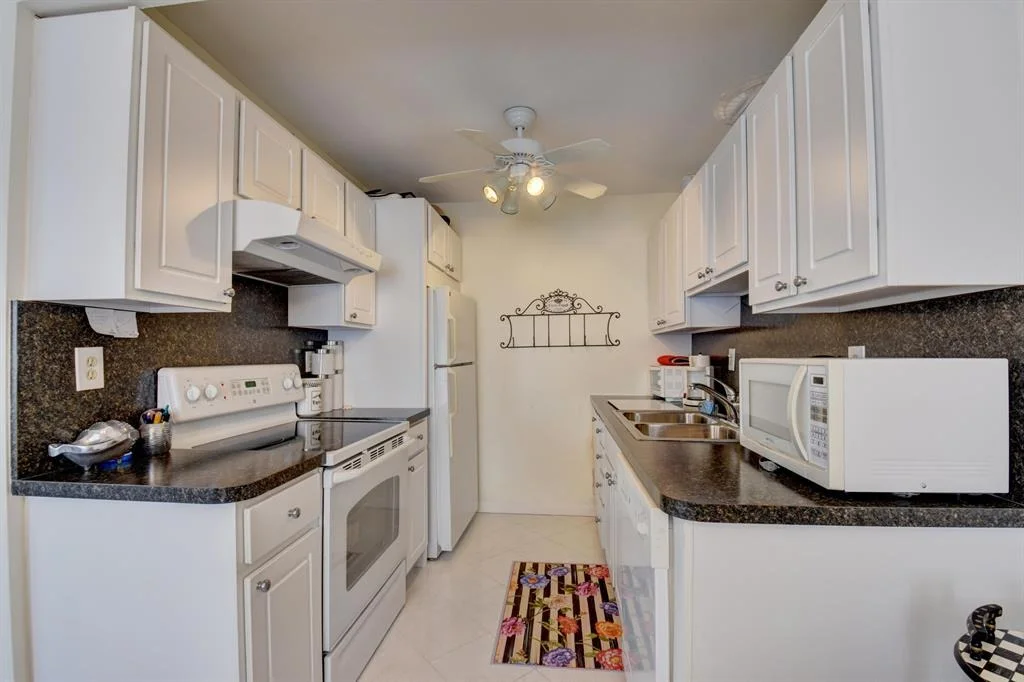 Photo of 3017 Exeter A