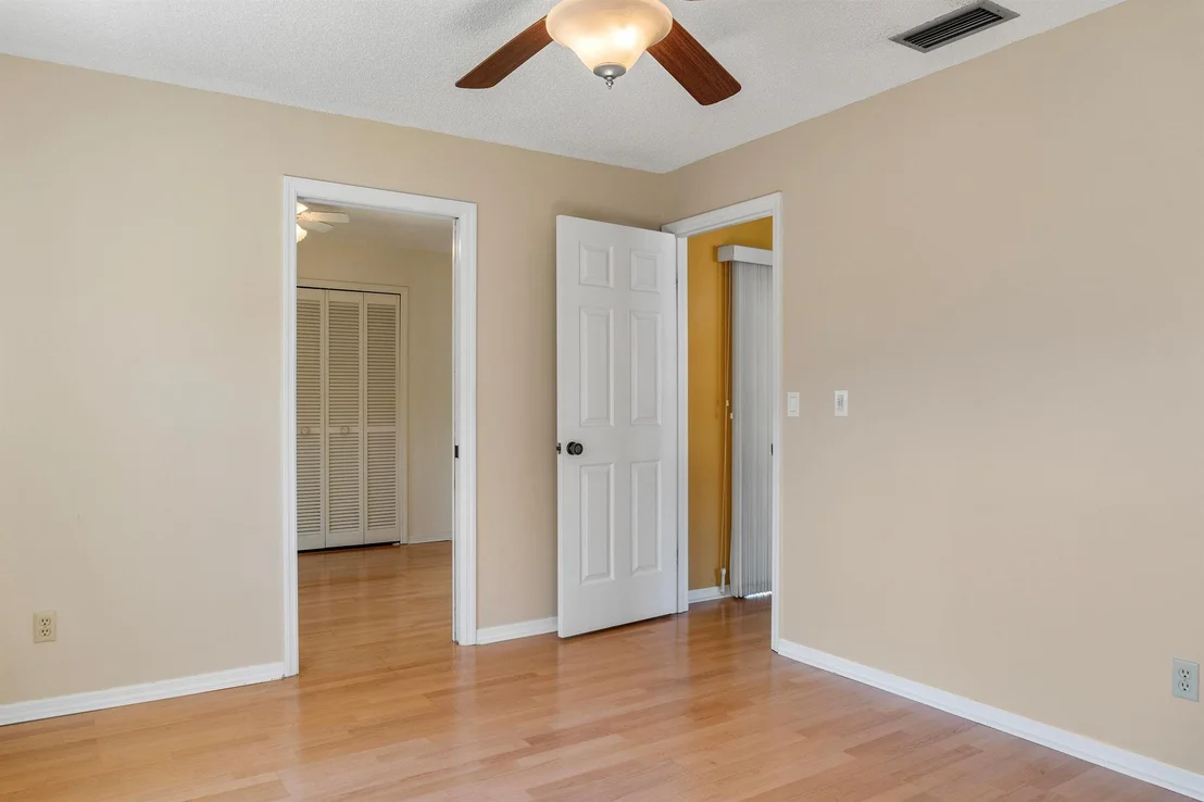 Photo of 2105 15th Lane
