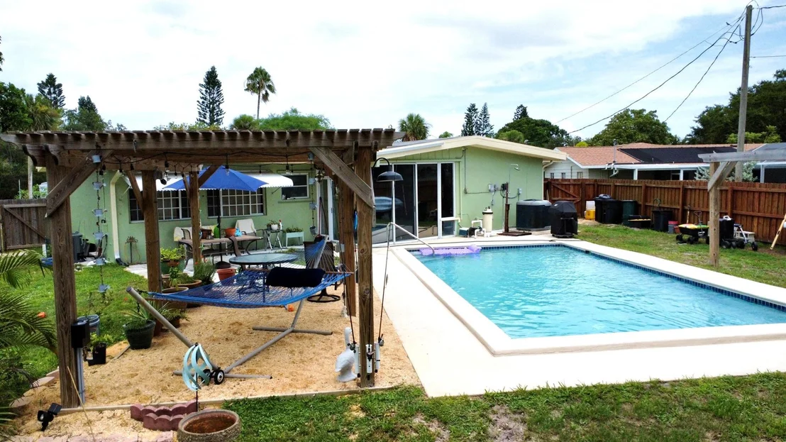 Photo of 886 Schumann Drive