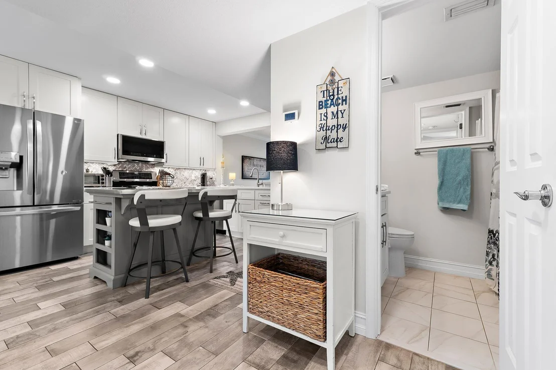 Photo of Unit B at 1201 Pinecrest Circle