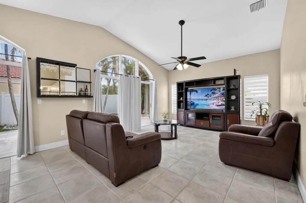 Photo of 922 OPAL Terrace