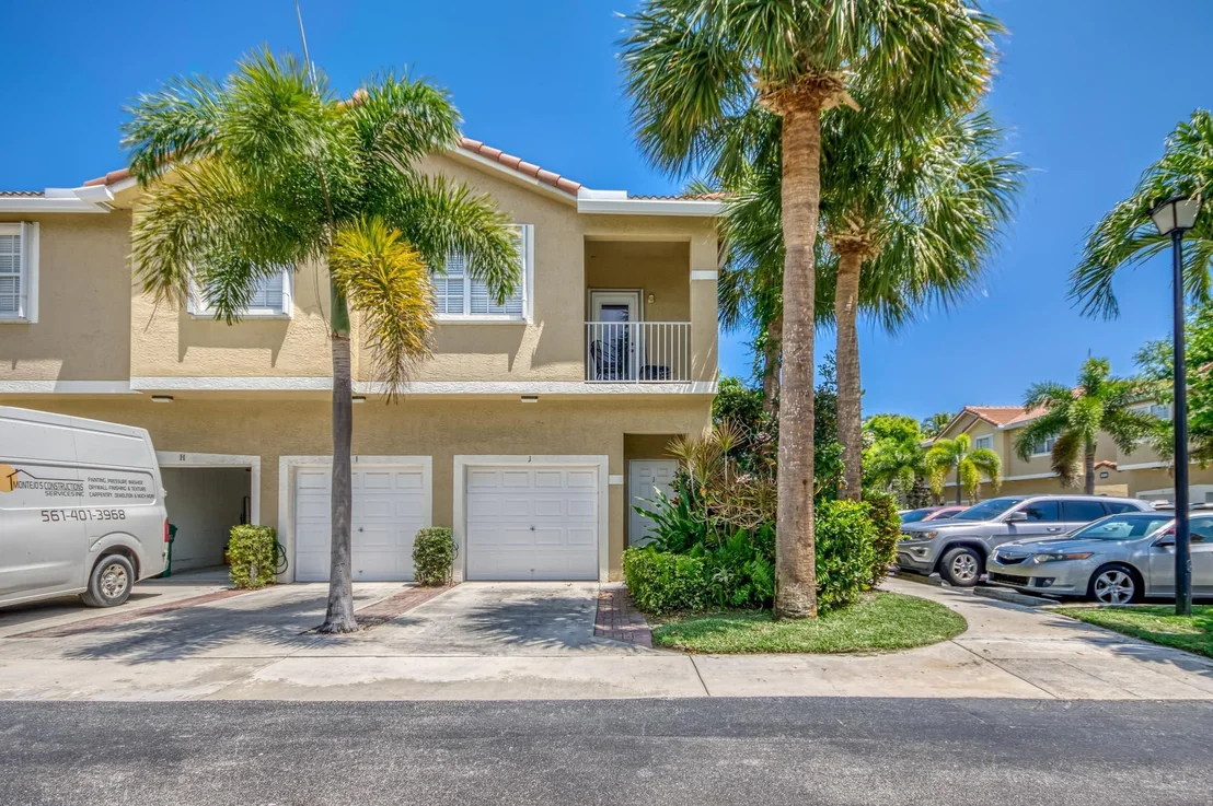 Photo of Unit J at 112 Lighthouse Circle